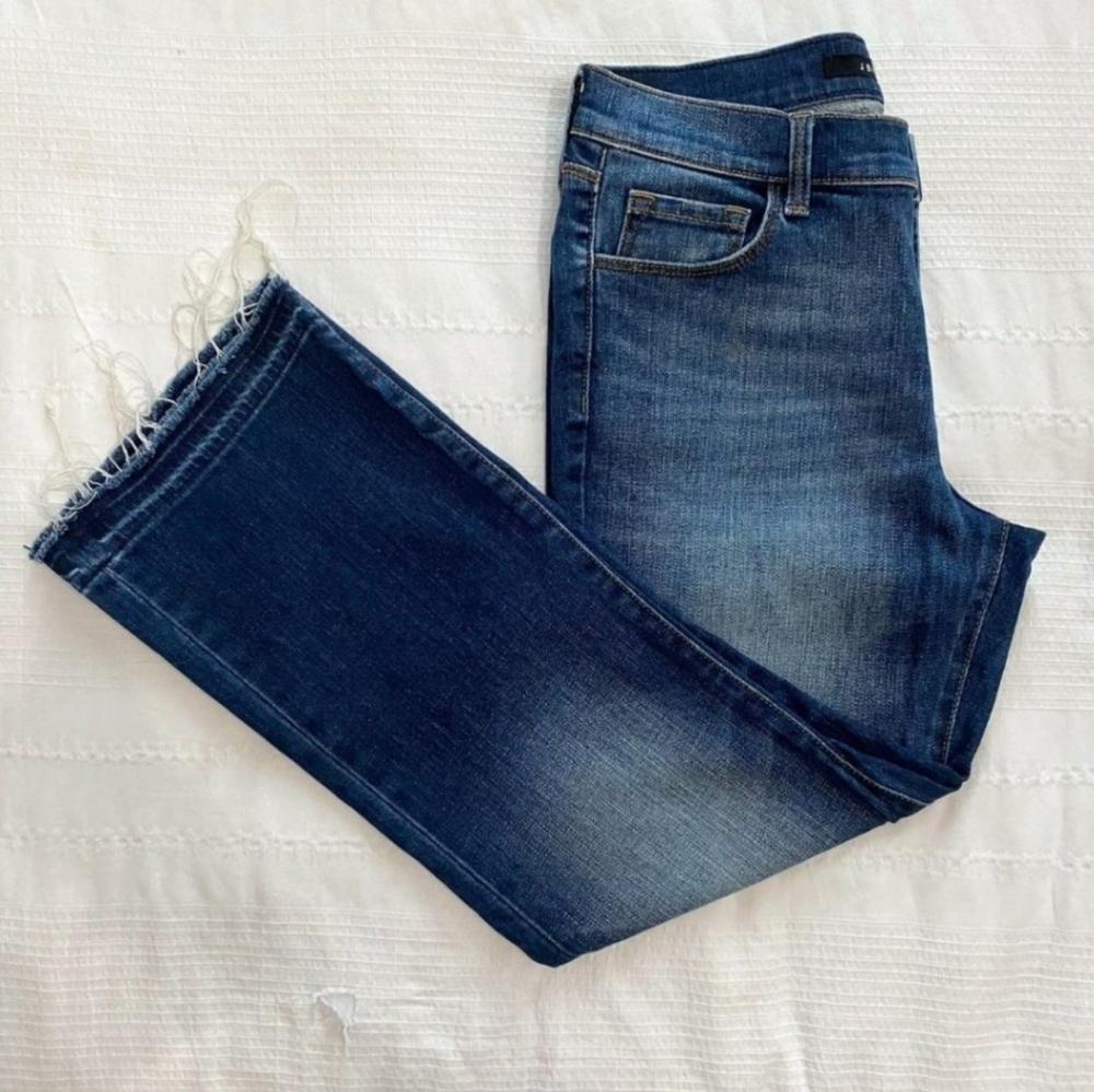 J BRAND DARK WASH CROPPED FRAYED HEM JEANS Size 29